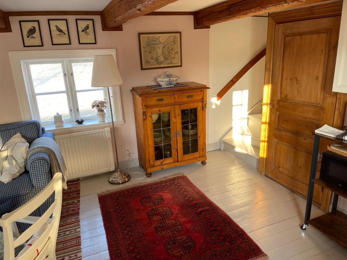 Cozy Lodge At Horse Farm With Lake And Sauna Holo  Eksteriør bilde